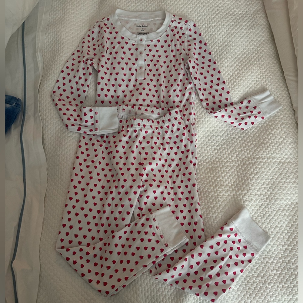 Roller Rabbit Kids Heart Pajamas- size 6.